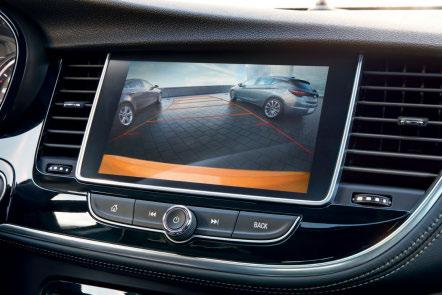 VIDĚT NEVIDITELNÉ. Opel Eye 1 je základem inovativních prvků, mezi které patří Varování před vybočením z jízdního pruhu a Systém rozpoznávání dopravních značek.