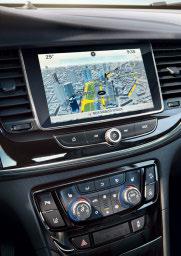 Navíc kompatibilita systémů IntelliLink s Android Auto od Google nebo Apple CarPlay znamená, že každé zařízení s IntelliLink 2 systémem dokáže zobrazit klíčové funkce vašeho chytrého telefonu 3 na
