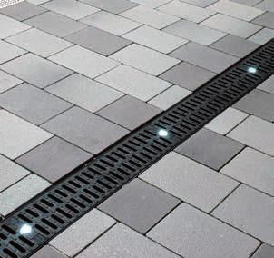 Jednoduché napojenie na potrubný systém. Pre zvislé napojenie odtoku priamo zo žľabu sú k dispozícii adaptéry s možnosťou napojenia na rúry DN 100 a DN 150.