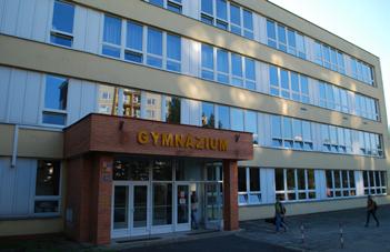 Gymnázium Rožnov pod Radhoštěm OBORY: 79-41-K/41 Gymnázium čtyřleté studium pro žáky devátých tříd GYMNÁZIUM ROŽNOV POD RADHOŠTĚM 79-81-K/81 Gymnázium osmileté studium pro žáky pátých tříd Koryčanské