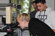elektronice, průmyslové technice, LED osvětlení, lékařské elektronice, vojenství, letectví a v aplikacích pro napájení.