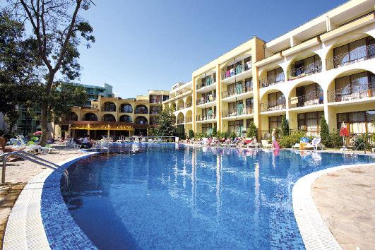 Slnečné pobrežie HOTEL YaVOr PaLacE ALL INCLUSIVE Od PLÁŽE 150M izby 2+2 Poloha: Obľúbený hotel s výbornou polohou sa nachádza len 180 m od krásnej piesočnatej pláže, v