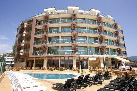 Slnečné pobrežie HOTEL SEa BrEEzE NA PLÁŽI Poloha: Hotel sa nachádza na plážovej promenádeblízko rušného centra obľúbeného strediska Slnečné