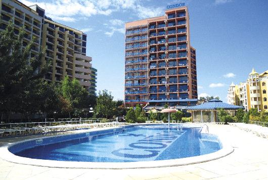 Slnečné pobrežie HOTEL condor NA PLÁŽI Poloha: Hotel má výbornú polohu, priamo na pláži.