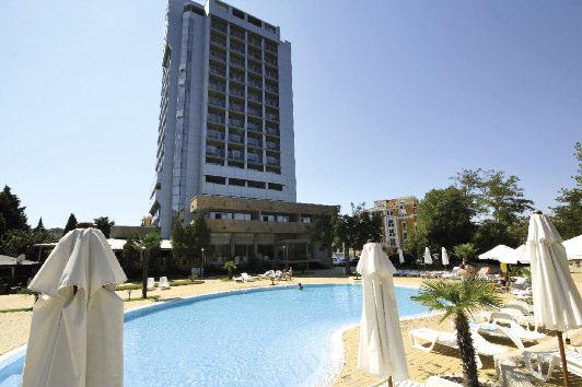 Nesebar HOTEL KaMENEc ALL INCLUSIVE PLÁŽ 150M Poloha: Novozrekonštruovaný hotel sa nachádza v známom a vyhľadávanom letovisku Nesebar.
