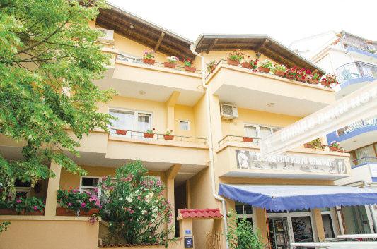 Sozopol VILA OLYMP TOP PONUkA apartmán s kuchynkou PLÁŽ 100M Poloha: Nachádza sa 100 m od pláže Charmanite a 20 m od