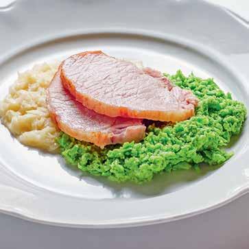 30 ČD průvodce Za chutí tradice v jídelních vozech Oslava stého výročí vzniku Československé republiky pokračuje na palubách jídelních vozů ČD Restaurant i v letní sezoně.