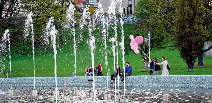 42 Cestopis Na první pohled není typicky krásná. Vlastně ani na ten druhý. Nečekejte od ní pompéznost Říma ani atmosféru Londýna.