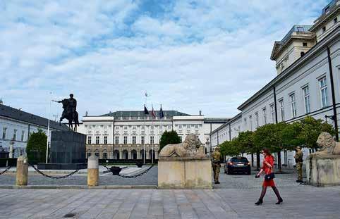 Cestopis 43 DOHODA ZA 25 MINUT Za branami prezidentského paláce ve Varšavě se 14.
