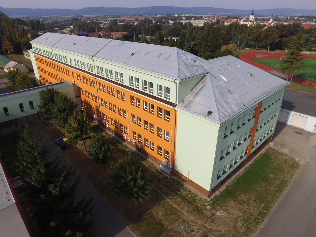 Údaje o vedení školy Velitel VSŠ a VOŠ MO - plukovník gšt. Ing. Zdeněk MACHÁČEK Zástupce velitele - podplukovník Ing. Josef HLOUPÝ Náčelník štábu - podplukovník Ing.