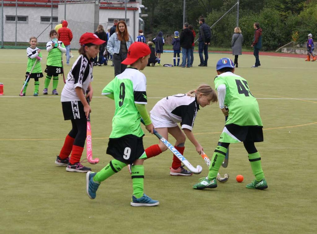 Organizační výbor Organization Committee Ředitel turnaje: Bára Haklová Tournament Director Asistent, IT: Jan Kopecký Support, IT Technický ředitel: Veverka Ferdinand