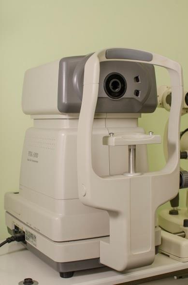 4 Praktická část Praktická část byla prováděna měřením v refrakční místnosti Optiky Jaroslav Policar na optotypu Polaskop 3D.