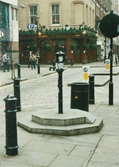 THIS WATER PUMP WAS UNVEILED BY COUNCILLOR DAVID WEEKS LEADER OF WESTMINSTER CITY COUNCIL ON 20 JULY 1992 IT MARKS A PIONEERING EXAMPLE OF MEDICAL