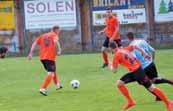 EXKLUZIVNÍ REPORTÁŽ Jakub ČERMÁK F TBALOVÁ R ZHLEDNA KONICE UDOLALA PASEKU AŽ NA PENALTY Na čele tabulky mají svěřenci kouče Ullmanna stejně bodů jako první Litovel Konice potřebovala naplno bodovat