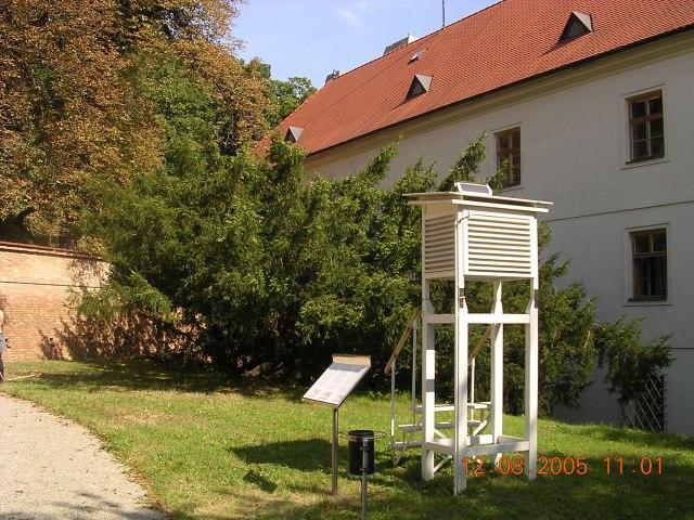 srpna 1882). Mendel zapisoval svá meteorologická pozorování pět let a jeden měsíc.