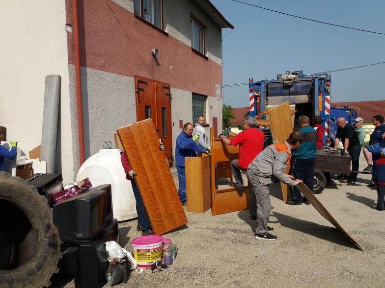 1. Slovo úvodem Vážení a milí spoluobčané, chalupáři a přátelé Kališť a Býkovce.