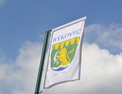 Musely se udělat nové rozvody elektřiny, vody, vykopat podlahy, položit dlažby a obklady do kuchyně. Novou střechu pokládala firma Poukar z Nevcehle a fasádu dělali zedníci z Počátek.