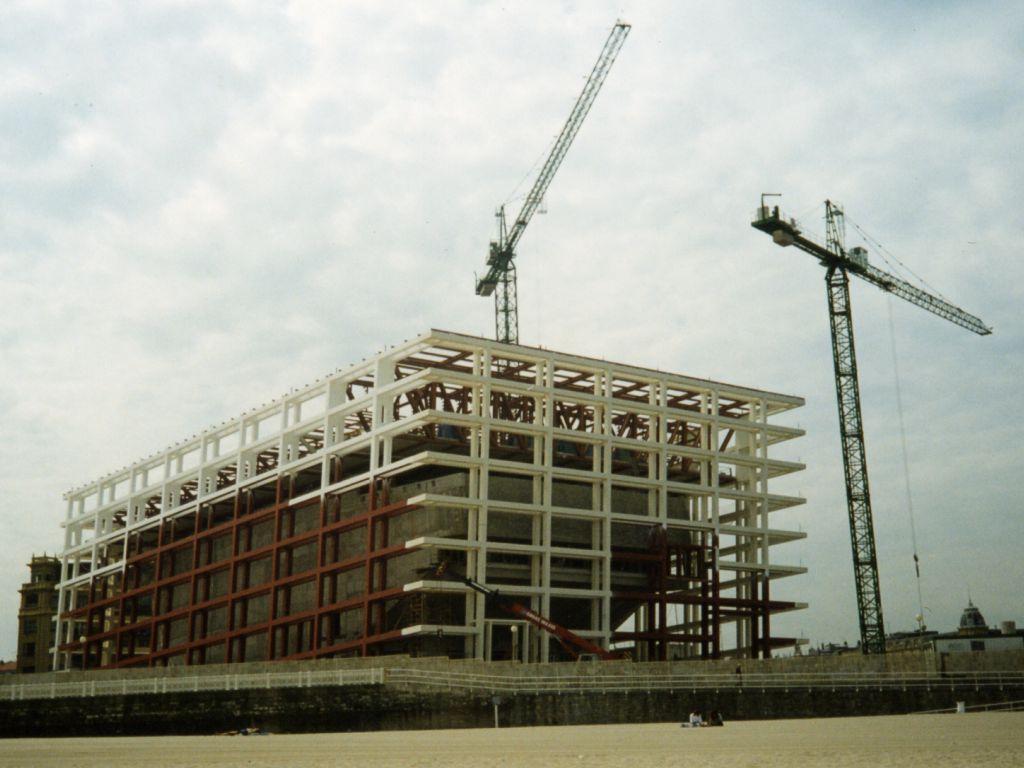 Napětí, obecná prutová konstrukce Prostorový rám (prut) Kursaal Convention Centre and