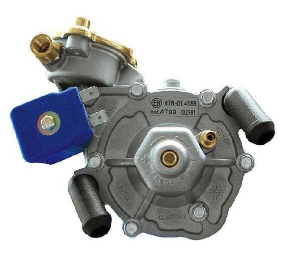 Regulátor LPG - homologizačná značka 67R-01 Regulátor je zariadenie, v ktorom dochádza ku zmene skupenstva paliva z kvapalného na plynné a k regulácii tlaku.