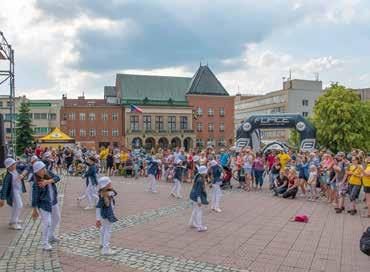 informace Magazín Zlín 7/2018 Místo autem se do práce dostávali na kole či pěšky. Na náměstí je čekala odměna 11 Ze Zlína, Otrokovic a okolí se zapojilo přes 700 lidí.