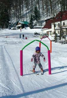 Pro milovníky zimních sportů je k dipozici lyžařské středisko Zadní Telnice a řada upravených tras pro běžkaře.
