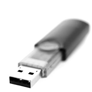 Zástrčka na pripojenie audio V závislosti od modelu vám ponúkame možnosť zapojenia vašich prehrávačov (USB kľúč, MP3 ) vo vozidle.