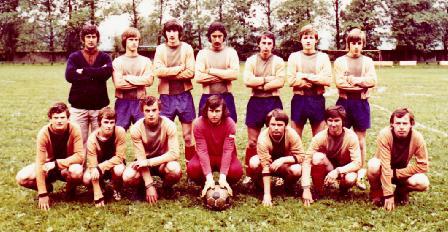 Na fotografii horný rad zľava: P. Farský - tréner, M. Roba, J. Fedor, M. Bužo, J. Chrzán, M. Knap, A. Čuška dolný rad zľava: J. Jurč, Ľ. Kočik, A. Jurč, M. Dvorský, J. Kočiš, J. Hajda, O.
