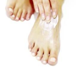 HIGIENA STOPAL Uporabite toplo vodo (36-37 C). Preverite temperaturo s termometrom, previsoka temperatura lahko povzroči opekline.