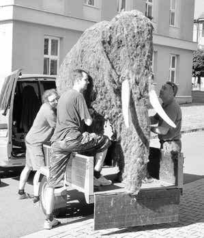 2 ZPRÁVY ZE SLOVÁCKÝCH MĚST KRAJSKÉ OKÉNKO Hejtman ocení Top víno Slovácka 2016 Agrární komora Uherské Hradiště a územní organizace Zemědělského svazu ČR vyhlásily IX.