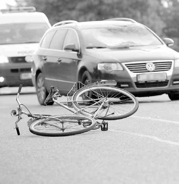 (CEH) Cizinec popíjel, pak sedl za volant kamionu SLOVÁCKO Dopravní policisté zadrželi na silnici I/55 řidiče zahraničního kamionu. Při kontrole třikrát nadýchal přes jedno promile.