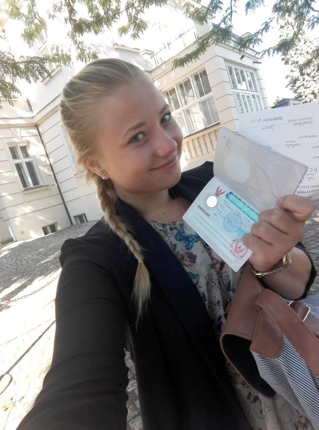 Pr ed odletem: 1) PAS 2) OČKOVÁNÍ 3) POJIŠTĚNÍ 4) LETENKA 5) VÍZUM Pět nejdůležitějších věcí, které byste si měli, co nejdříve vyřídit. 1) Pas je to nejmenší.