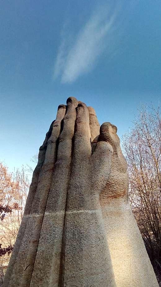 VAŠE REDAKCE Foto : Jedno ze zastavení Křížové cesty 21. století.