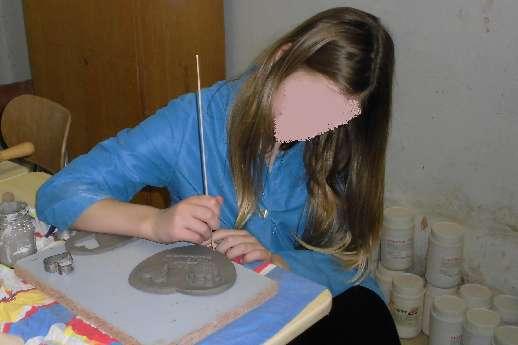s hlínou. Foto : Profíci z SVP při hraní hokeje.