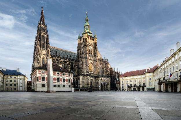 3. Praha Česká republika Praha je hlavním městem České republiky. Je to 14. největší město v Evropské unii. To je také historický hlavním městem ČR.
