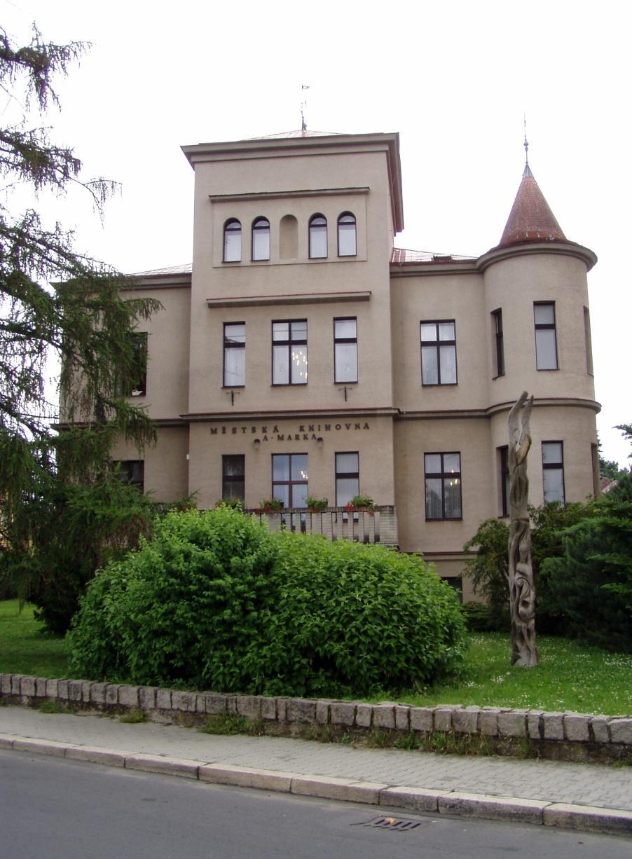 založena roku 1820 národním obrozencem A. Markem Městská knihovna Antonína Marka Turnov dnes knihovna se všeobecným fondem (60.