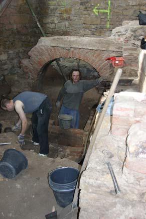 Výzkum prová dí společnost ARCHAIA Praha o. p. s. (vedoucí výzkumu: Jaromír Žegklitz) ve spolupráci s Archeologickým úst avem AV ČR Praha v. v. i.