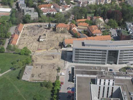 zaniklé Sanytrové ulice se také koncentrovala výroba sanytru jako významného hnojiva, konzervantu a složky střelného prachu, avšak prokazatelné stopy výroby doposud nebyly archeologicky zachyceny.
