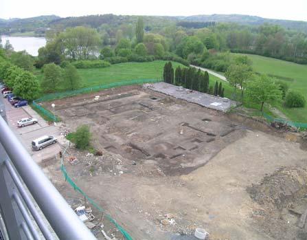 archeologických situací. Vzhledem ke značnému porušení terénu inženýrskými sítěmi byl nakonec archeologicky prozkoumán pouze jeden rozměrnější blok zeminy.