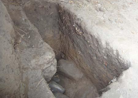 vývoje senohrabské plovárny i jejího nejbližšího okolí na konci 19. a ve 20. století bylo provedeno opět několik drobných archeologických akcí přímo na ploše říčních lázní Pod Hláskou.