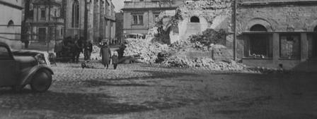 Suťové a zásypové horizonty jsou keramikou datovány do starších období. Podle archeologické situace by nic nenasvědčovalo tomu, že prostor byl zasažen bombardováním.