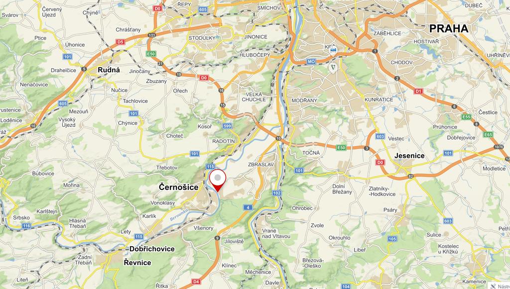 chatové oblasti Trnová, nad údolím řeky Vltavy a obcí Měchenice. Chata je ve špatném stavu, vhodná k rekonstrukci. Na pozemku je studna a přípojka elektřiny.