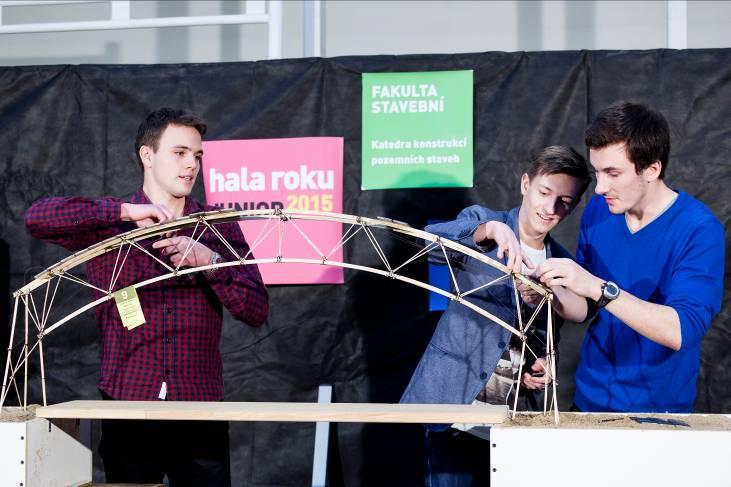 Investiční výstavba a rozvoj materiálně technické základny... 28 8. Pořádané akce... 29 9.