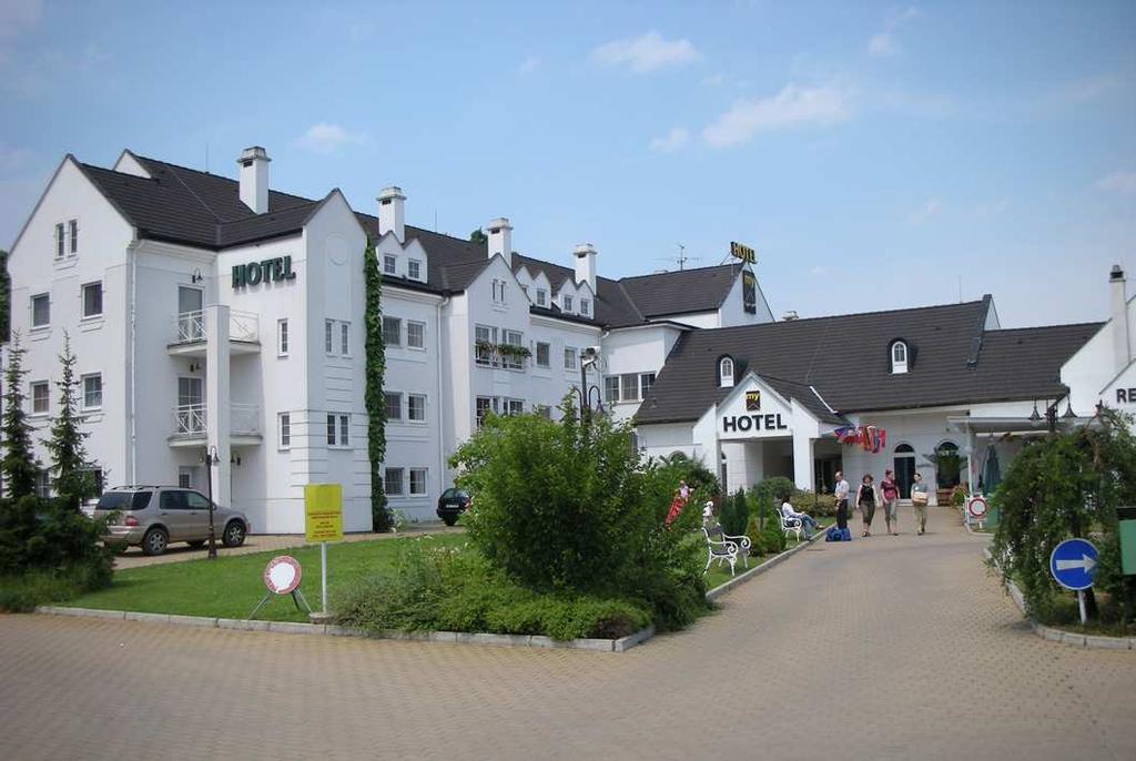 22. NMR Valtice 2007 Marek Církva Ve dnech 15. až 18. dubna 2006 proběhl ve Valticích 22. ročník konference NMR Valtice.