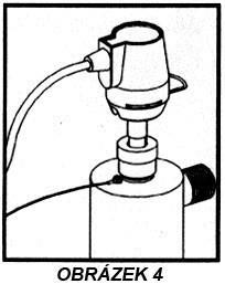 Připevněte UV lampu ke zdi pomocí přiložených úchytů a připojte vodovodní potrubí, doporučujeme připojit na rozebíratelné šroubení.