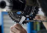32 1664 GONILKE IN PEDALA SNEMALEC GONILKE SHIMANO XTR FC- M970 Koda: 619710 material: specialno orodno jeklo, poboljšano Snemalec se uporablja za demontažo gonilk XTR FC-M970.
