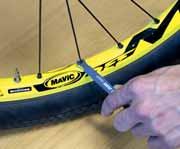 1635/2P 69 KLJUČ ZA NAPERE MAVIC Koda: 618411 material: specialno orodno jeklo, poboljšano površinska zaščita: kromiran Telo: plastificirano OBROČNIKI Manjši konec
