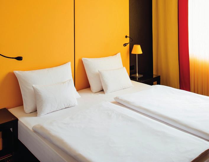 Smart casual design a komfortně zařízené pokoje spolu s nadčasovými konferenčními prostory a fitness centrem dodávají hotelu moderní vzhled a příjemnou atmosféru.