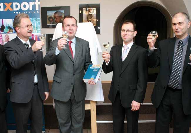 The ceremony of presentation of the book Gynaecologic repetitory, published by Maxdorf, took place at the Academic Club of the First Faculty of Medicine in the Faust House on 17 th February 2009.