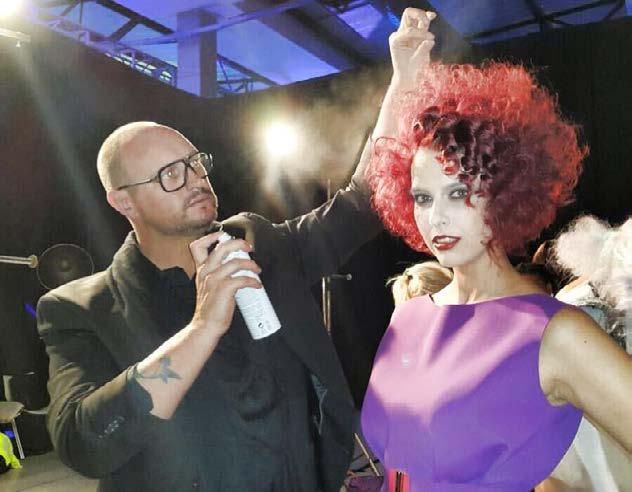 EXKLUZIVNÍ HOST V ROCE 2018 BYZNYS A DIGITÁLNÍ ŠKOLENÍ Naším cílem je stát se partnerem pro váš osobní rozvoj i pro rozvoj vašeho salonu.