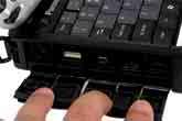 Ve výsledku se to projevilo tím, že po vytažení z mrazáku, kde počítač ještě půl hodiny běžel, se Toughbook kompletně orosil a výdrž baterie klesla na několik minut.